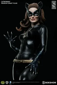Catwoman Classic TV series Premium Format Sideshow Exclusive - 2