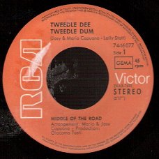 Middle Of the Road - Tweedle Dee Tweedle Dum - Give It Time vinylsingle