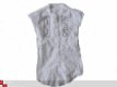 witte mouwloze blouse met studs in mt 122/128 - 1 - Thumbnail