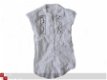 witte mouwloze blouse met studs in mt 110/116 - 1 - Thumbnail