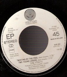 Dire Straits  -EP - Twisting By The Pool/ Two Young Lovers -vinyl EP 7''