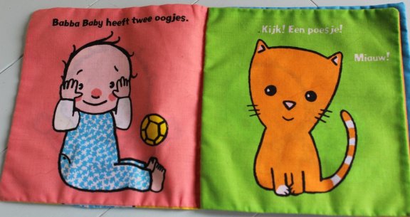 Babba Baby heeft een buikje - knisperboekje - Afbeelding 2