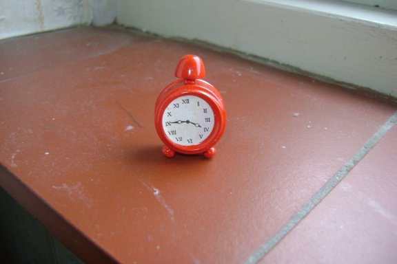ouderwetse metalen wekker poppenhuis - nr. 1