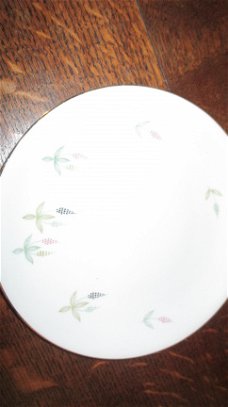 R   KPM krister germany porcelain  bord 19.3 cm.  uit jaren 50