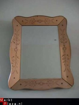 Fraaie antieke spiegel, rand gedecoreerd met bloemmotieven - 1
