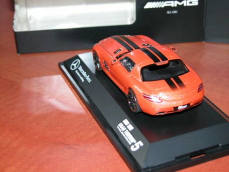 1:43 Schuco Mercedes SLS AMG 2009 Gran Turismo 5 Schuco Signature Edition Gran Turismo 5 PS3 orange - 3