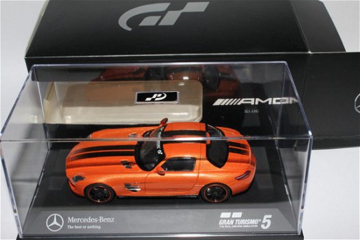 1:43 Schuco Mercedes SLS AMG 2009 Gran Turismo 5 Schuco Signature Edition Gran Turismo 5 PS3 orange - 4