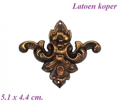 === Klok ornamentje = latoen koper = oud === 27148 - 1