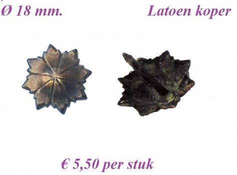 === Klok ornamentje = latoen koper = oud === 27150 - 1