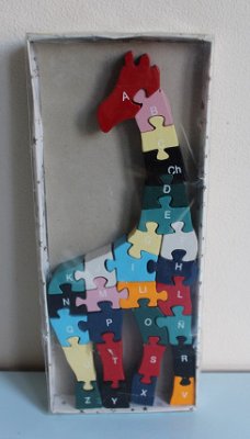 Alfabet puzzel in vorm van giraf