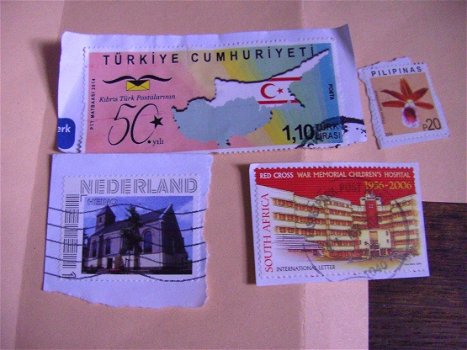 Meer dan 300 postzegels - 2