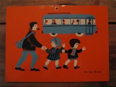Leuk oud schoolplaatje karton vader met twee kinderen...bus (naar de bus )...jaren '50