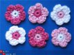 ** Setje van 6 fuchsia/roze/wit gehaakte bloemetjes (3 cm) - 0 - Thumbnail