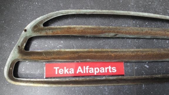 Alfa Romeo Giulietta TI Serie III Grill Delen Set USED - 2