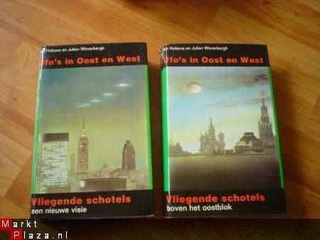 Ufo's in oost en west door Hobana en Weverbergh - 1