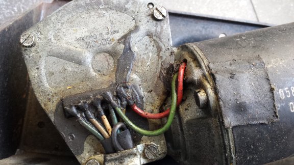 Alfa Romeo Alfetta Ruitenwissermotor met bak Bosch 0390346138 Used - Afbeelding 2