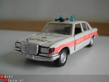 DSCN11004 Schuco no. 301612 Mercedes Benz 350SE Notartz 1/43 - 1