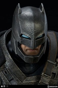 Armored Batman Premium Format Sideshow Collectibles - 4