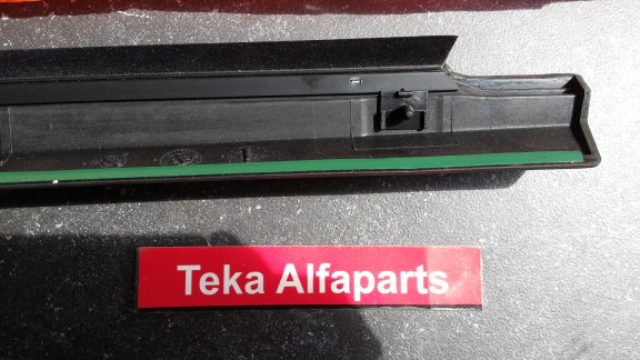 Alfa Romeo 75 deurstrip 16100750360100 Rechtsvoor NOS - 3