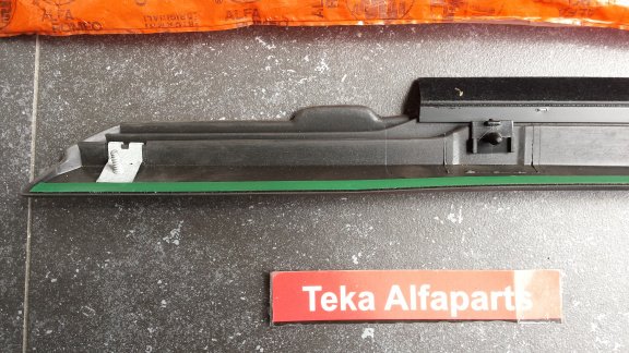 Alfa Romeo 75 deurstrip 16100750360100 Rechtsvoor NOS - 4