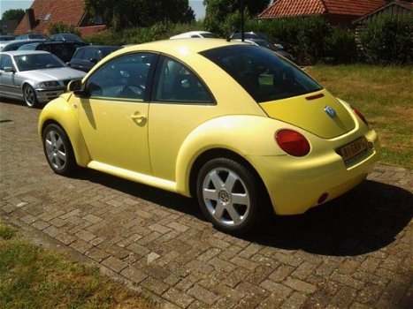 Volkswagen New Beetle - 2.0 trendtlijn airco lmv. sportv. Dit is youngtimer geen bij telling - 1