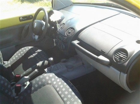 Volkswagen New Beetle - 2.0 trendtlijn airco lmv. sportv. Dit is youngtimer geen bij telling - 1