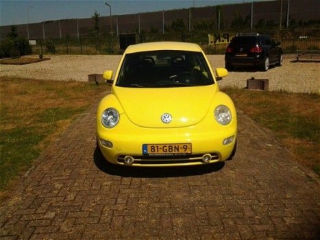 Volkswagen New Beetle - 2.0 trendtlijn airco lmv. sportv. Dit is youngtimer geen bij telling - 1
