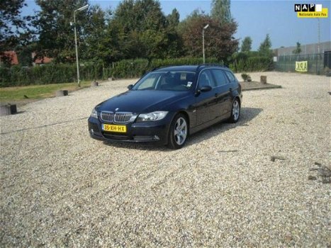 BMW 3-serie Touring - 330D; ECC, automaat lmv 200pk zeer lux.s Zeer mooie auto, de prijs incl btw - 1