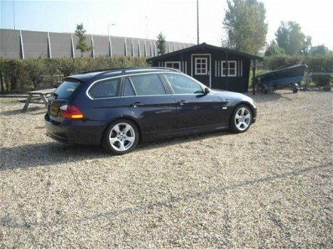 BMW 3-serie Touring - 330D; ECC, automaat lmv 200pk zeer lux.s Zeer mooie auto, de prijs incl btw - 1