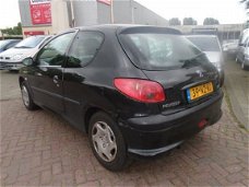 Peugeot 206 - 1.4hdi xt nw apk 18-5-2019