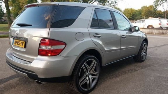 Mercedes-Benz M-klasse - ML 500 VOLL LEER , GROOT NAVI SCHERM - 1