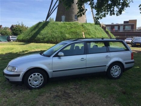 Volkswagen Passat Variant - 1.9 TDI Comfortline CLIMA - 1