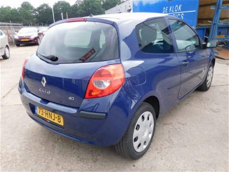 Renault Clio - 1.5 DCI AUTHENTIQUE, STUURBEKRACHTIGING, CENT-VERGRENDELING, RADIO-CD-MP3-AUX, AIRBAG - 1