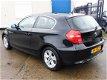 BMW 1-serie - 116I BUSINESS LINE, 6-BAK, AIRCO, NAVIGATIE, ELEK-RAMEN, CENT-VERGRENDELING, RADIO-CD- - 1 - Thumbnail