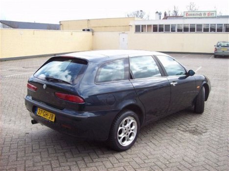 Alfa Romeo 156 - 2.0 ts - 1