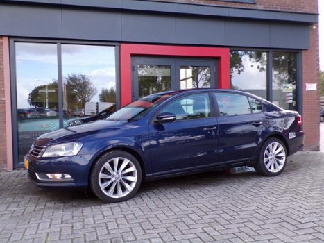 Volkswagen Passat - 1.6 TDI BLUEMOTION PDC V+A Navi Cruise NAP - 1