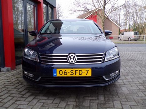 Volkswagen Passat - 1.6 TDI BLUEMOTION PDC V+A Navi Cruise NAP - 1