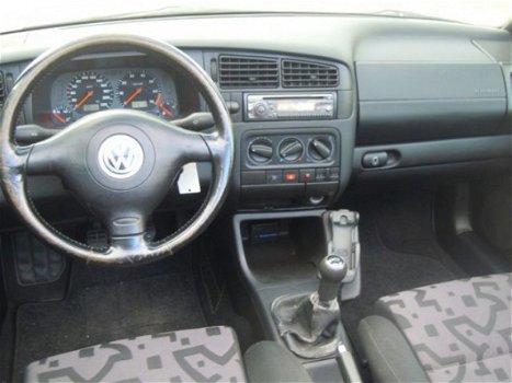 Volkswagen Golf Cabriolet - 1.8 55KW Trendline - 1