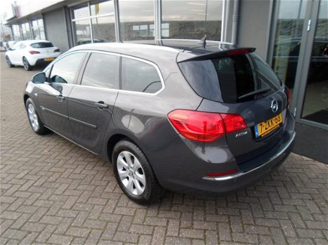 Opel Astra Sports Tourer - 1.4i Turbo BUSINESS + 120pk 6 bak Navi/Airco/LMV/Cruise - 1