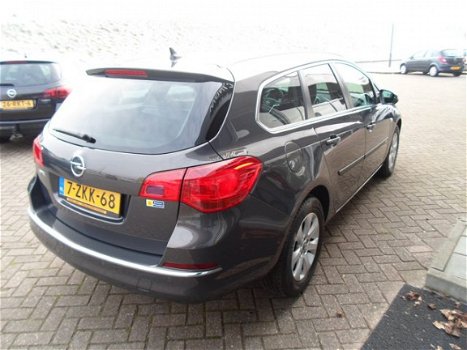 Opel Astra Sports Tourer - 1.4i Turbo BUSINESS + 120pk 6 bak Navi/Airco/LMV/Cruise - 1