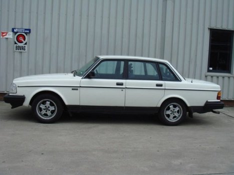 Volvo 240 - 2.3i - 1