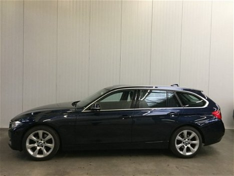 BMW 3-serie Touring - 320D HIGH EXECUTIVE 184PK NAVI-LEDER-XENON-PDC-DAKRAIL-CRUISE End Of Year Sale - 1