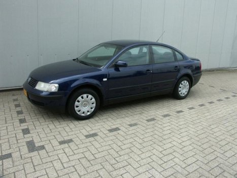 Volkswagen Passat - 1.8-5V Comfortline '00, LEUKE AUTO, MEENEEMPRIJS - 1