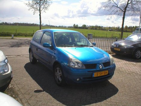 Renault Clio - 1.2-16V Community - 1