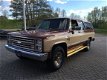 Chevrolet Suburban - 1 - Thumbnail