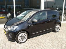 Volkswagen Up! - 1.0 Black edition 75PK Navi lm velgen cruise