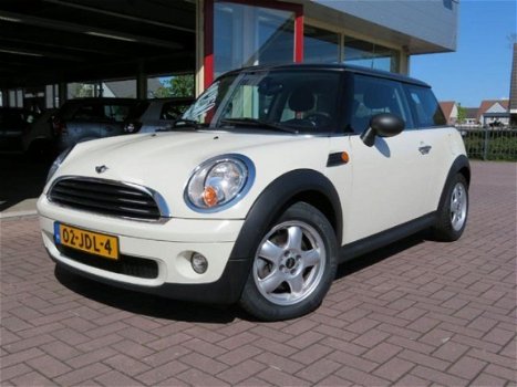 Mini Mini One - 1.4 SALT , AIRCO, LMV, COOPER UITGEVOERD, zeer nette staat - 1