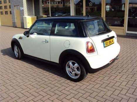 Mini Mini One - 1.4 SALT , AIRCO, LMV, COOPER UITGEVOERD, zeer nette staat - 1