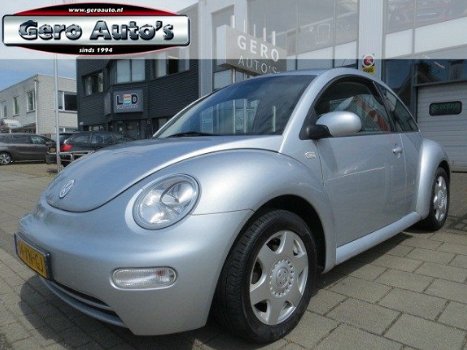 Volkswagen New Beetle - 2.0 HIGHLINE - 1