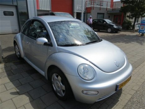 Volkswagen New Beetle - 2.0 HIGHLINE - 1